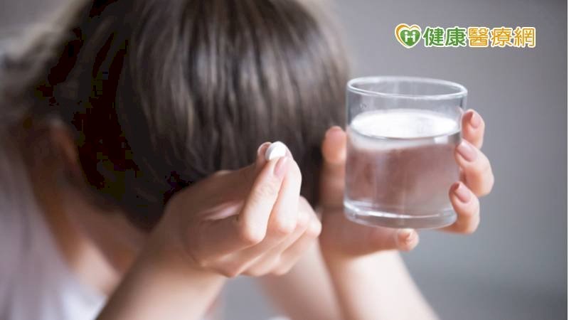 Dược sĩ giải thích về tin đồn: “Panadol sẽ tích tụ trong cơ thể? Uống nhiều có hại cho sức khỏe?”