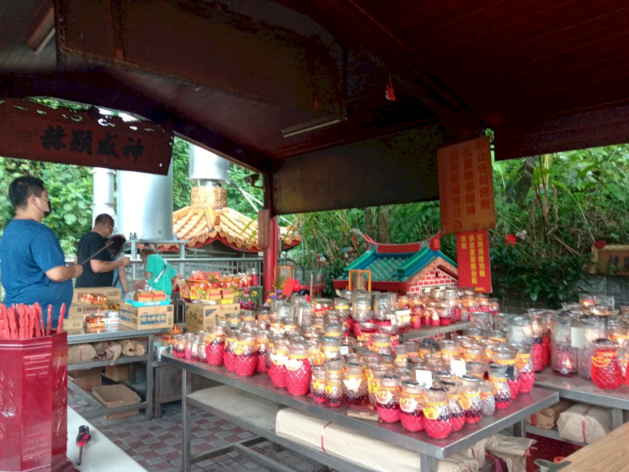 Chùa Ông Thổ Địa Mì Gói