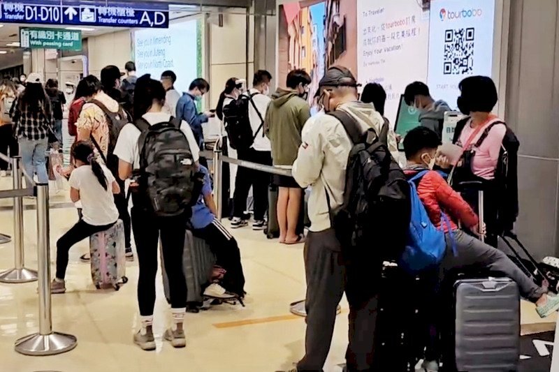 Sân bay Đào Viên dự tính thu phí sử dụng sân bay 500 Đài tệ với hành khách quá cảnh nhưng vẫn chưa quyết định thời gian bắt đầu thu phí