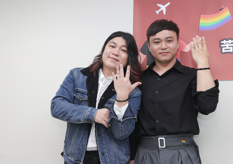 Quy trình thủ tục đăng ký kết hôn đồng giới với người nước ngoài đã chuẩn bị sẵn sàng, các cặp đôi đồng giới háo hức đi đăng ký