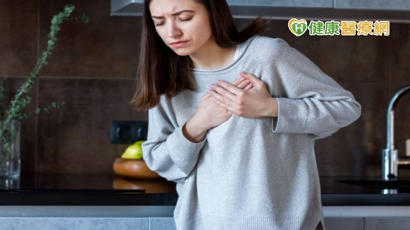 Nhiệt độ tụt dốc làm tăng mạnh nguy cơ bị nhồi máu cơ tim! Bác sĩ nhắc nhở: lưu ý dấu hiệu cảnh báo