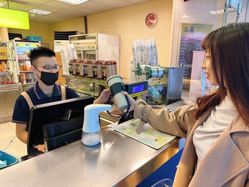 Từ ngày 1/5, chính quyền thành phố Tân Bắc cấm cửa hàng đồ uống cung cấp cốc nhựa sử dụng một lần