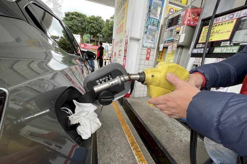 Bắt đầu từ ngày 1 tháng 5, giá dầu Diesel sẽ tăng 0,1 Đài tệ