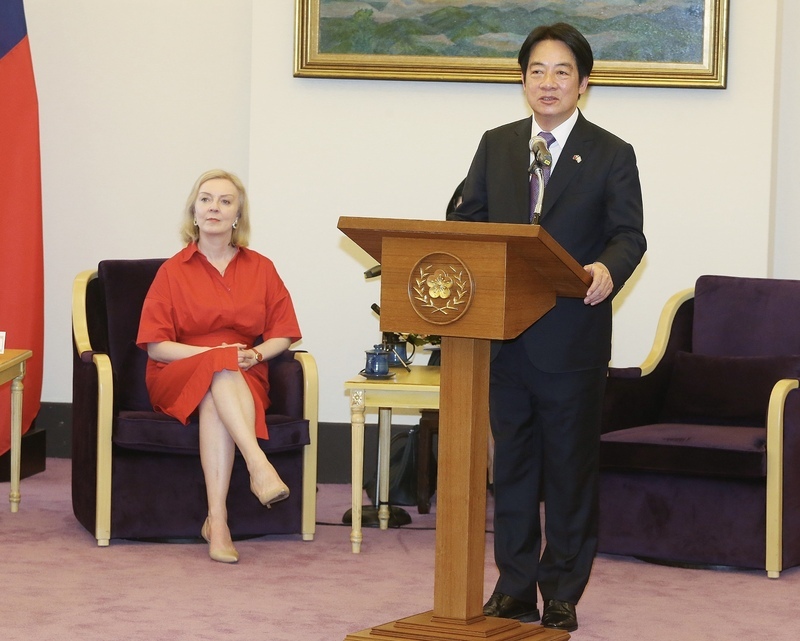Phó Tổng thống Lại Thanh Đức tiếp cựu Thủ tướng Anh Liz Truss, Đài Loan sẽ tiếp tục xúc tiến hòa bình và kinh tế thế giới