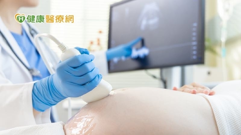 Sinh con nên sinh càng sớm càng tốt! Sau 40 tuổi, thụ tinh nhân tạo sẽ khó hơn và chi phí thụ tinh trong ống nghiệm có thể vượt quá một triệu Đài tệ