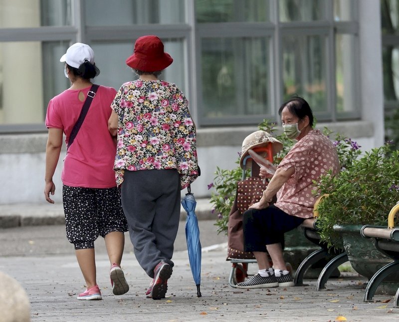 Tuổi thọ trung bình của người dân Đài Loan năm 2022 giảm 1,02 tuổi do ảnh hưởng của dịch bệnh và dân số già