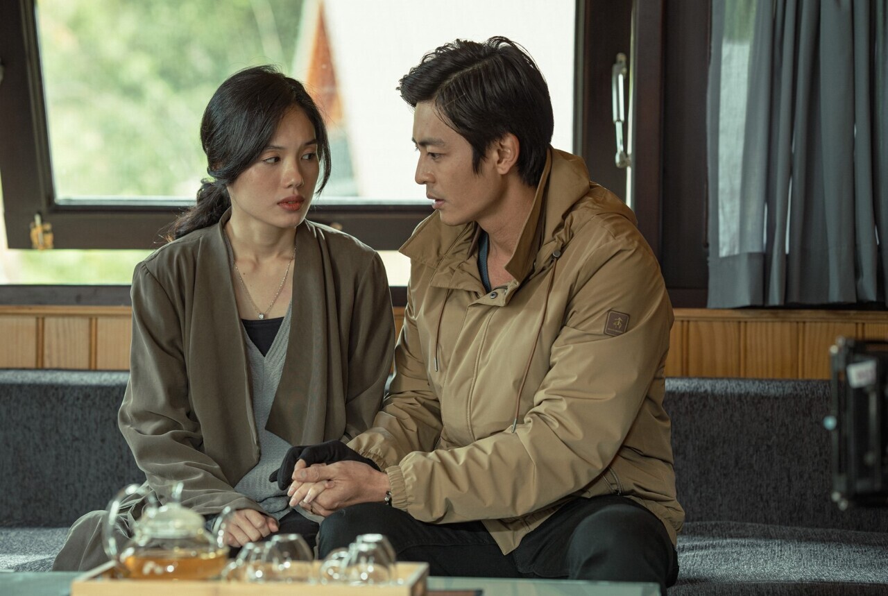 Bộ phim truyền hình kinh dị “Trại hoa đỏ” sẽ được phát sóng trên đài PTS trong mùa phim truyền hình Đông Nam Á