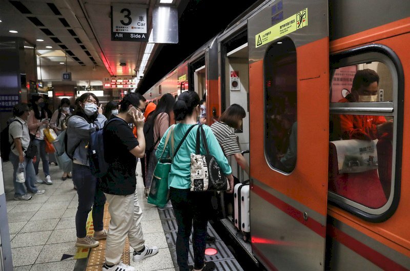 Kỳ nghỉ tết Trung thu sẽ có thêm 116 chuyến tàu bổ sung, dự kiến mở bán vé từ 0 giờ ngày 31/8