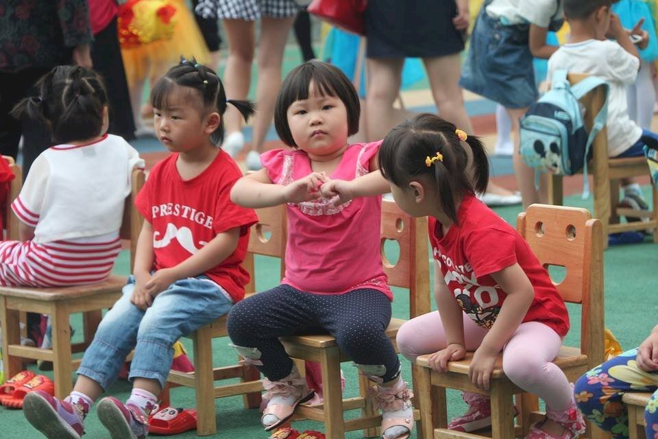 Chính phủ tăng tiền trợ cấp chăm sóc trẻ em, trẻ gửi ở nhà trẻ bán công sẽ được trợ cấp 13.000 Đài tệ