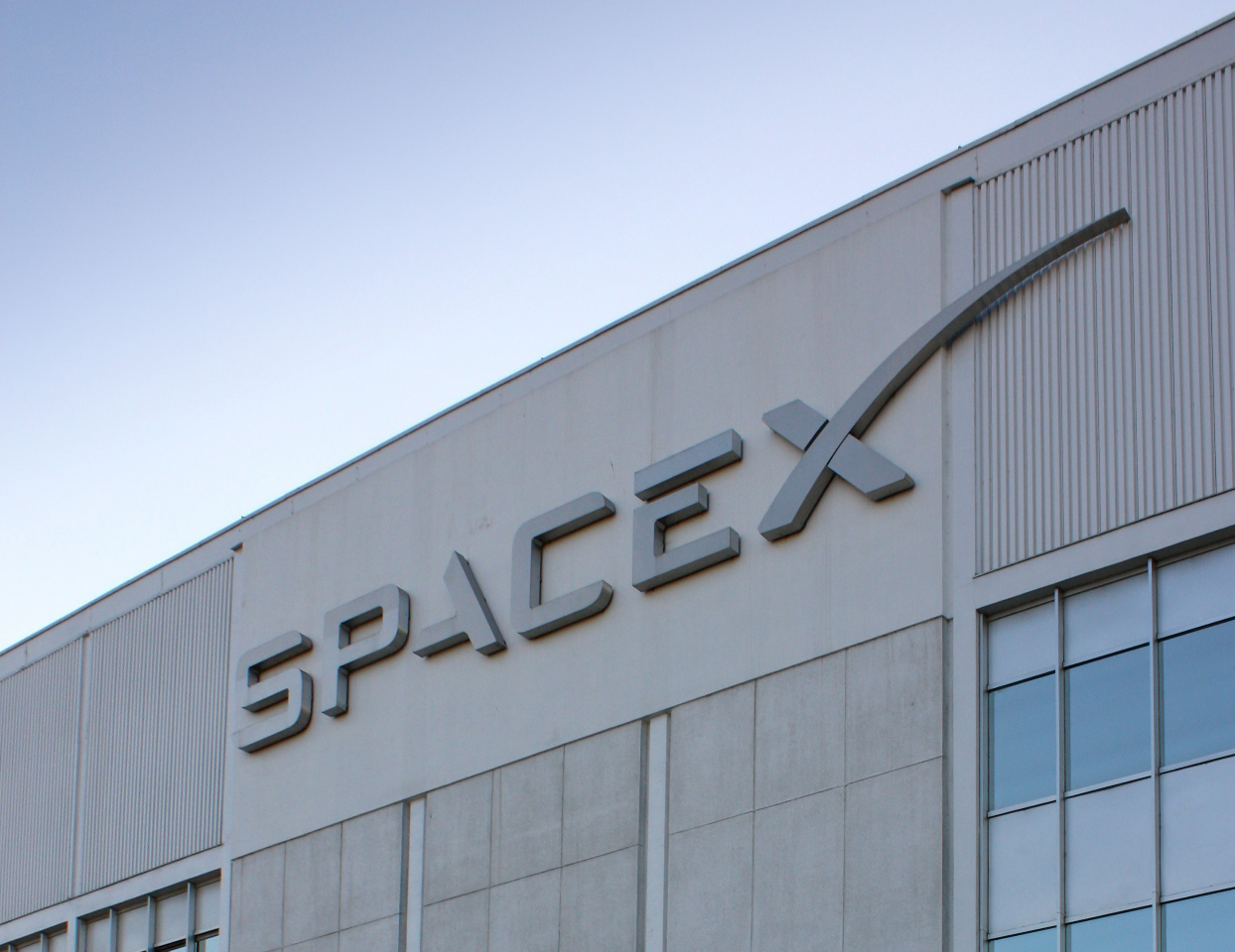 SpaceX yêu cầu nhà cung cấp ở Đài Loan dời hoạt động sản xuất đến nước khác? Bộ Kinh tế Đài Loan: Nhà máy ở Đài Loan không có kế hoạch di dời