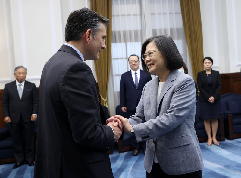Tổng thống: Niềm tin“hòa bình phụ thuộc vào sức mạnh” của Reagan  đã ảnh hưởng đến Đài Loan, độc lập quốc phòng đã đạt được kết quả
