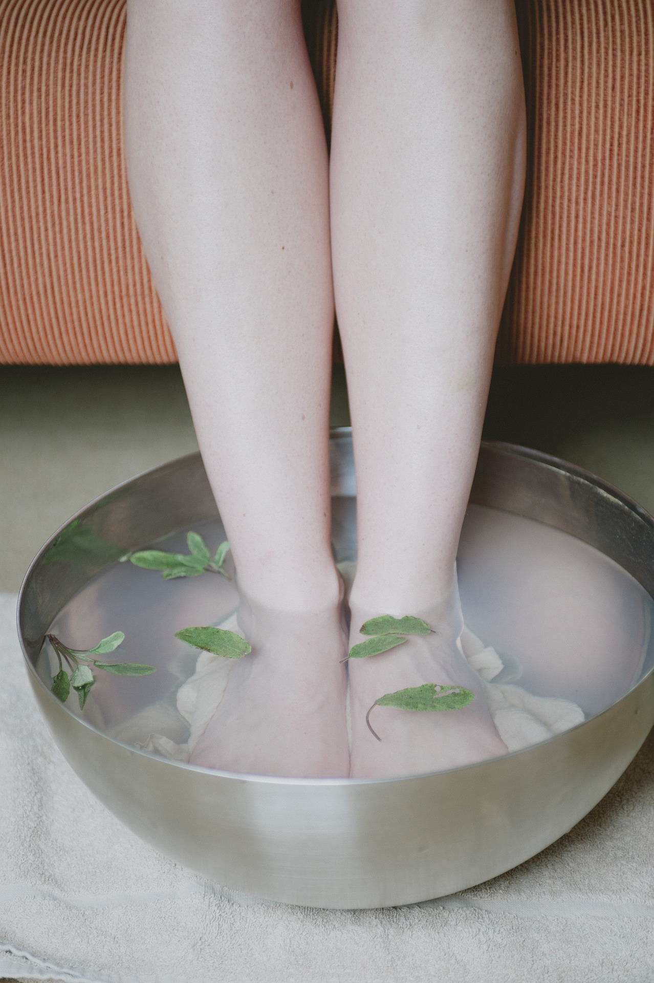 Lợi ích của ngâm chân và những điều cần lưu ý