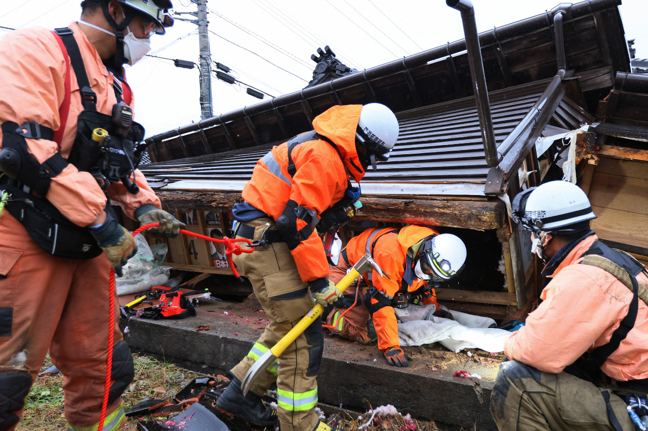 Phép màu! 124 giờ sau trận động đất mạnh ở bán đảo Noto, người phụ nữ trên 90 tuổi được giải cứu