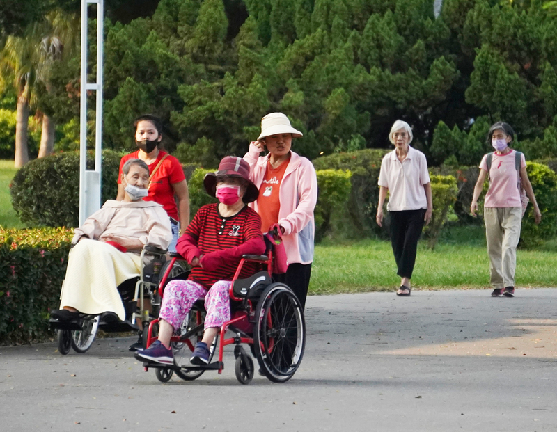 Bộ Lao động công bố kết quả khảo sát: Lương cơ sở của lao động di trú chăm sóc gia đình bình quân đạt 23.000 Đài tệ, tăng 10,3%