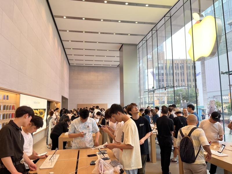 Giảm giá cũng không có tác dụng, doanh số bán iPhone của Apple tại Trung Quốc giảm khoảng 33%
