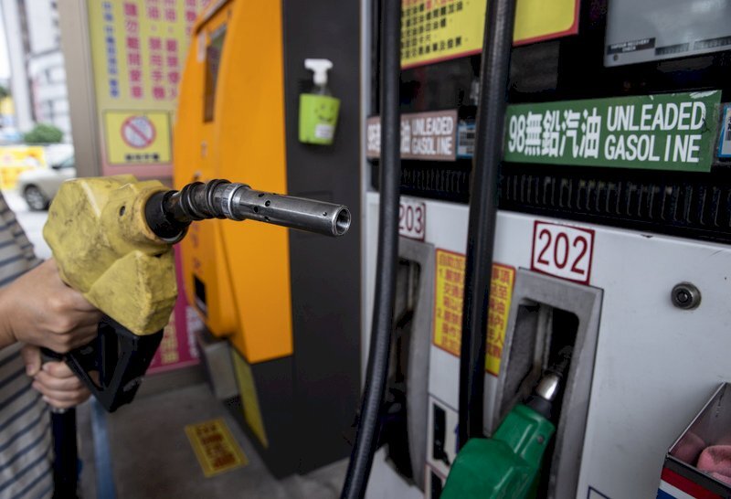 Bắt đầu từ rạng sáng ngày 29/7 giá xăng và giá dầu diesel đã tăng thêm 0.3 Đài tệ