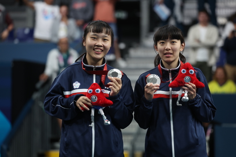 Điền Hiểu Văn, Lâm Tư Dư giành huy chương bạc Paralympic Paris 2024 môn bóng bàn nội dung đôi nữ