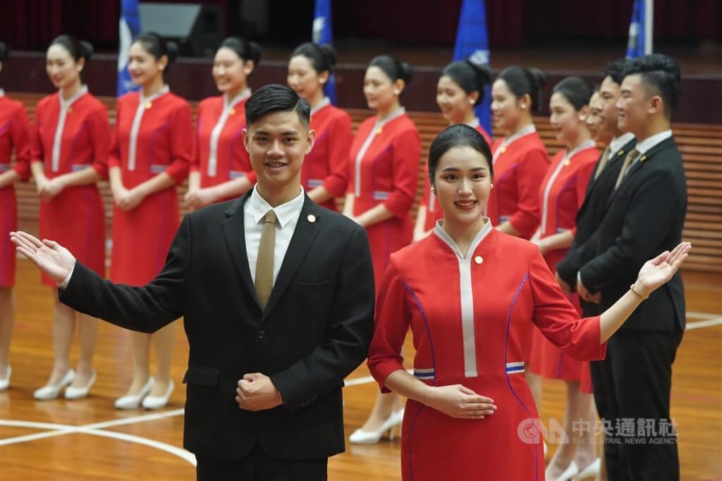 Đội Lễ tân Quốc khánh Trung Hoa Dân Quốc của Đại học Minh Truyền công bố mẫu đồng phục mới