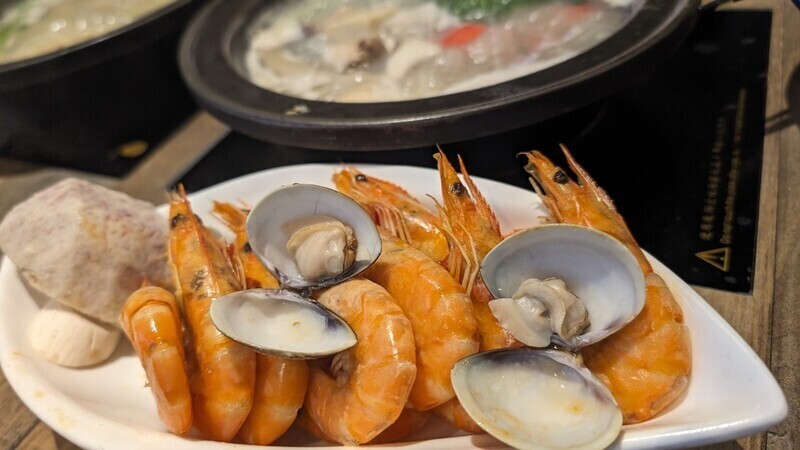 Ăn lẩu vào mùa đông cẩn thận tăng huyết áp, 2 bát nước cốt lẩu là đã dư lượng natri cần thiết