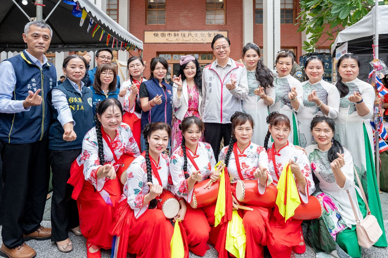 Hoạt động trình bày kết quả của Trung tâm Bồi dưỡng Di dân mới năm 2024. Thị trưởng Đào Viên Trương Thiện Chính: Hãy để Đào Viên trở thành ngôi nhà thân thiện và ấm áp củ