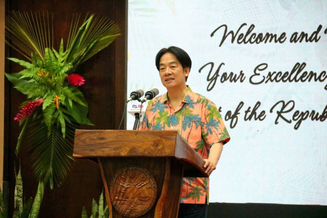 Tin video: Sau chuyến thăm Tuvalu, Tổng thống Lại Thanh Đức quá cảnh đảo ở Guam nước Mỹ