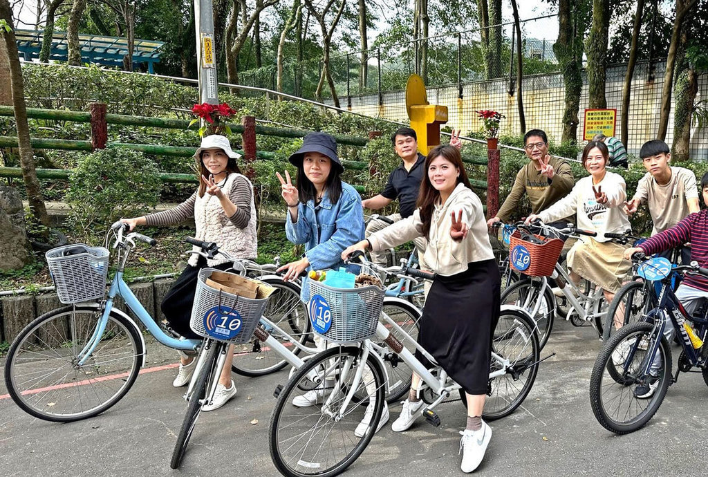 Hưởng ứng Ngày Xe đạp Thế giới: Giảm giá dịch vụ thuê xe đạp tại công viên bờ sông thành phố Tân Bắc